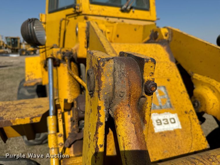 image for item DX3686 1971 Caterpillar 930 wheel loader