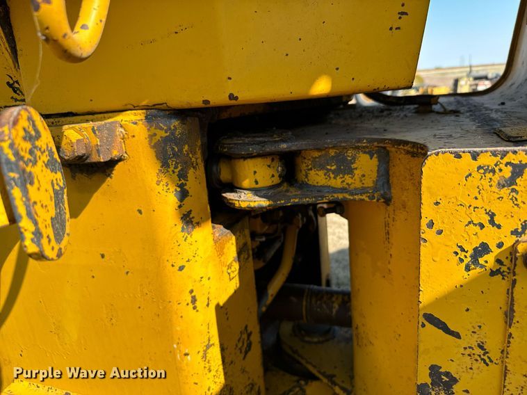 image for item DX3686 1971 Caterpillar 930 wheel loader