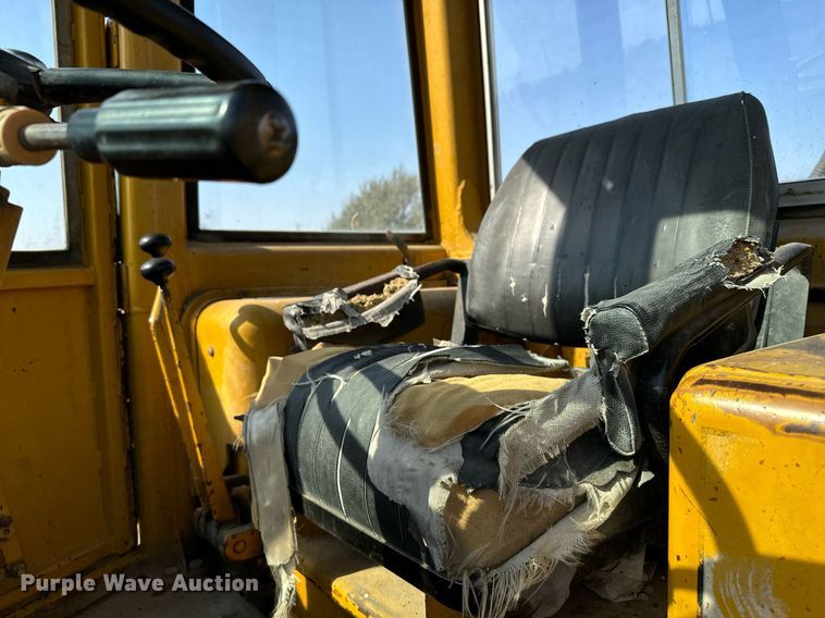 image for item DX3686 1971 Caterpillar 930 wheel loader