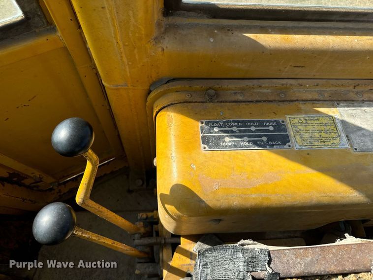 image for item DX3686 1971 Caterpillar 930 wheel loader