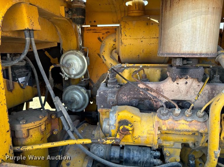 image for item DX3686 1971 Caterpillar 930 wheel loader