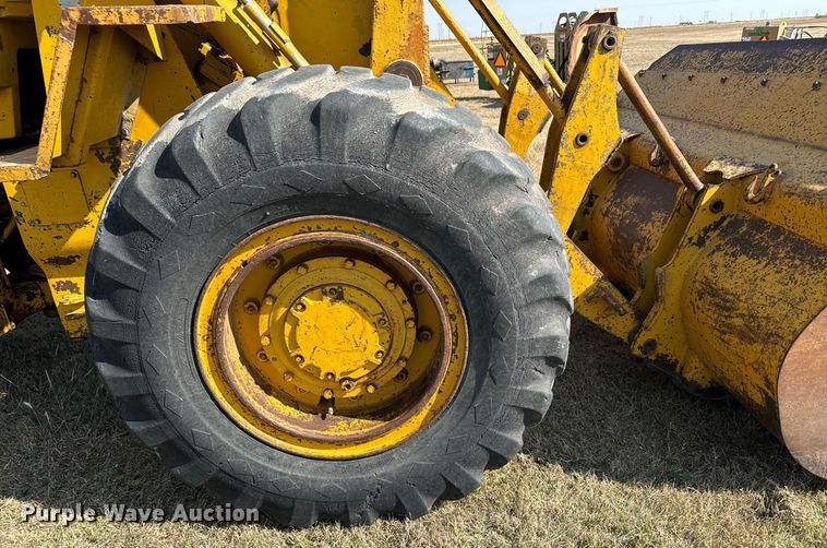 image for item DX3686 1971 Caterpillar 930 wheel loader