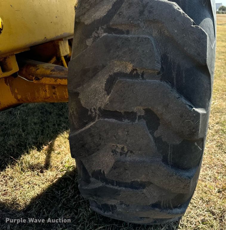 image for item DX3686 1971 Caterpillar 930 wheel loader