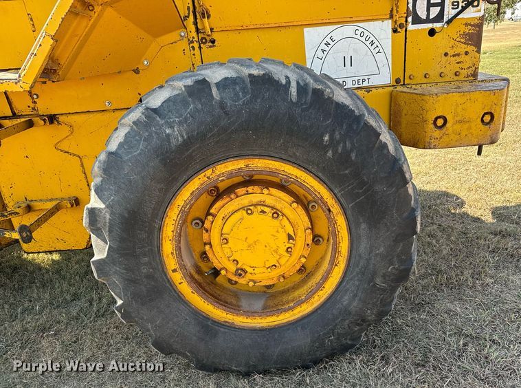 image for item DX3686 1971 Caterpillar 930 wheel loader