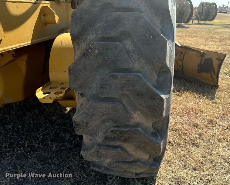 image for item DX3687 1995 Caterpillar 140G VHP motor grader