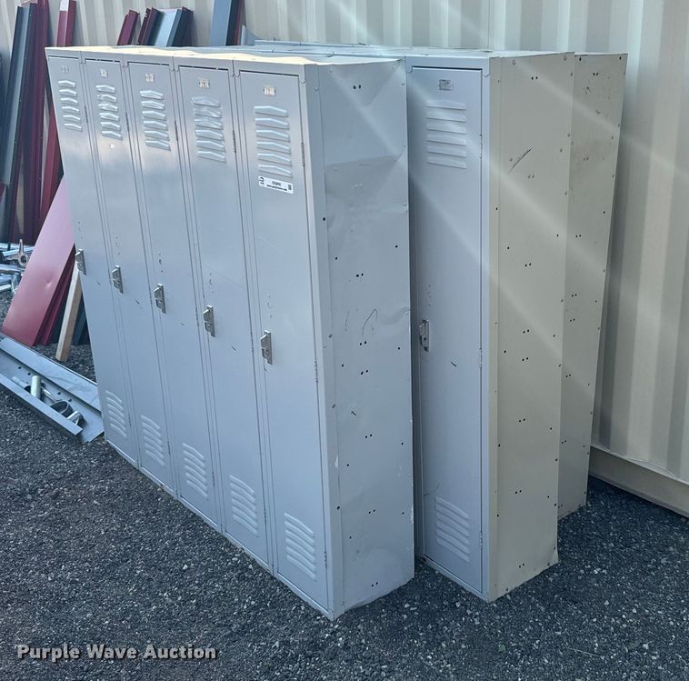 image for item DX3692 (15) lockers