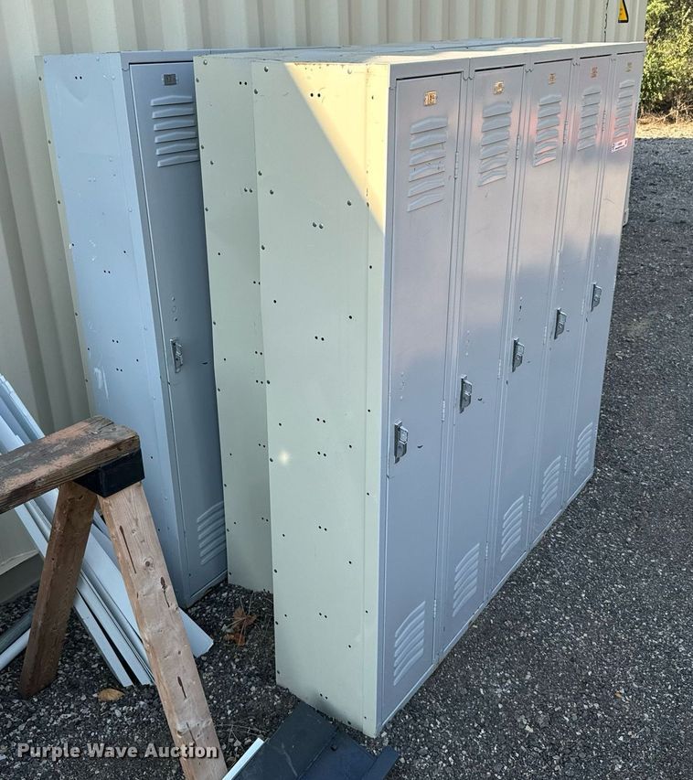 image for item DX3692 (15) lockers