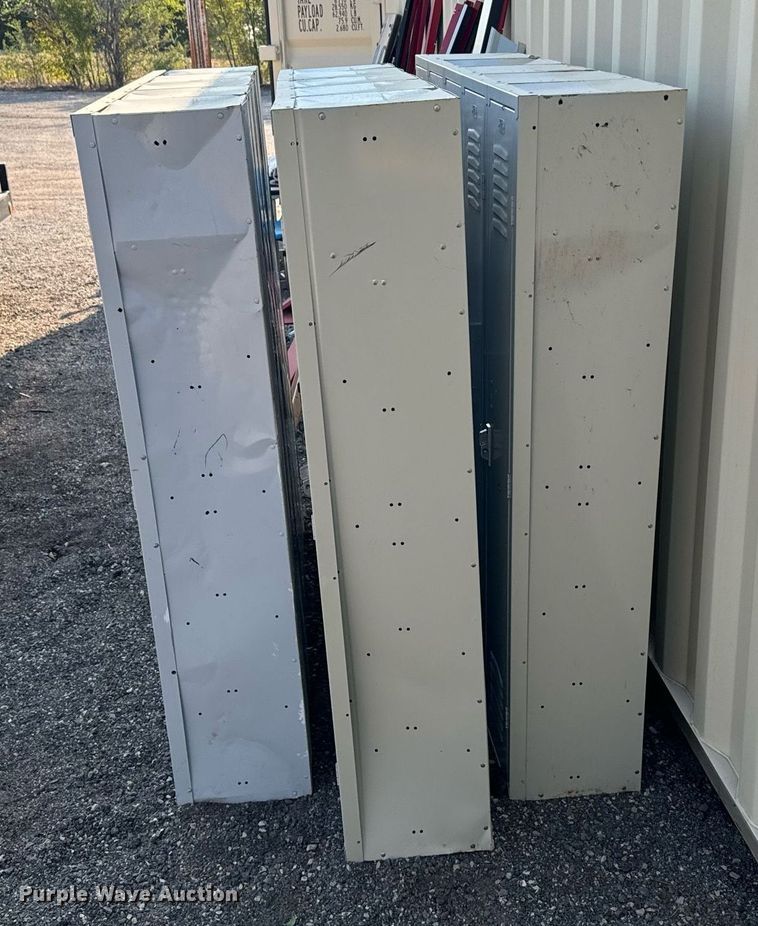 image for item DX3692 (15) lockers