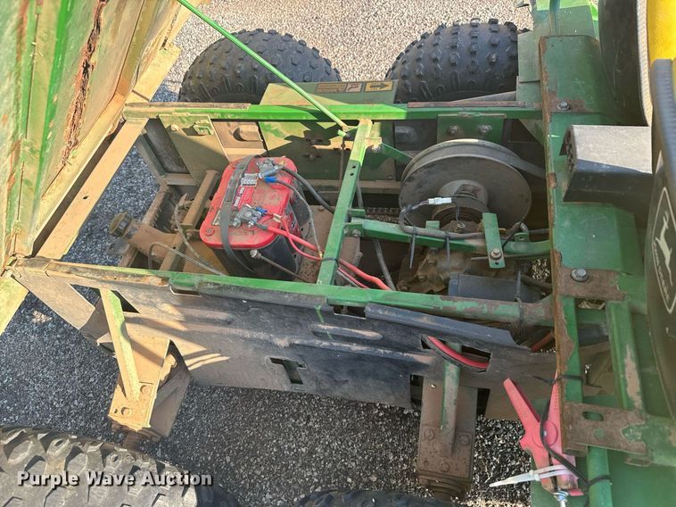 image for item DX3693 John Deere AMT 622 utility vehicle