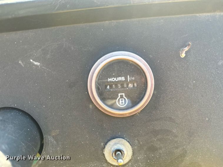 image for item DX3693 John Deere AMT 622 utility vehicle