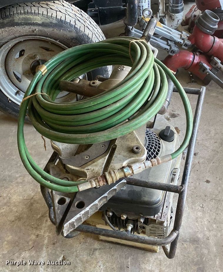 image for item EE8598 Rescue tool