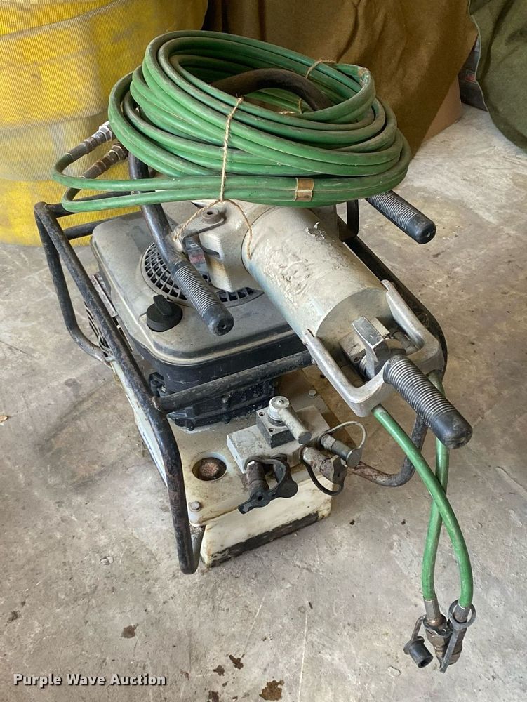 image for item EE8598 Rescue tool