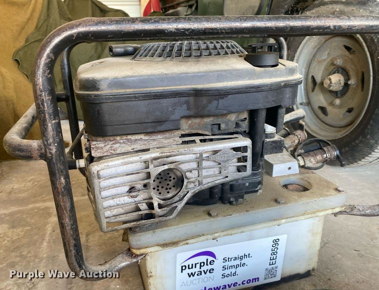 image for item EE8598 Rescue tool