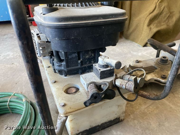 image for item EE8598 Rescue tool