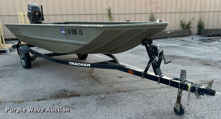 image for item EG0563 2011 Tracker boat