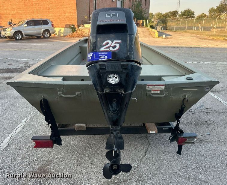 image for item EG0563 2011 Tracker boat