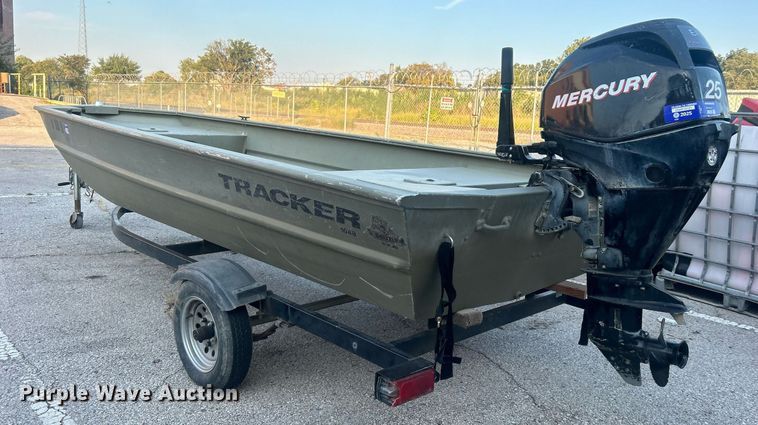 image for item EG0563 2011 Tracker boat