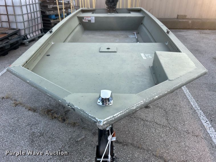 image for item EG0563 2011 Tracker boat