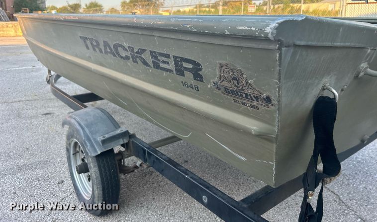 image for item EG0563 2011 Tracker boat