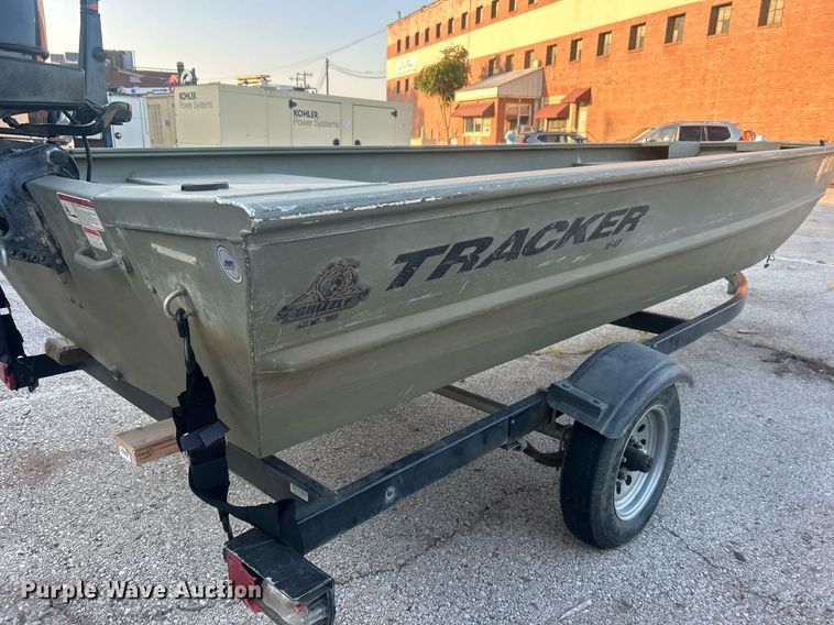 image for item EG0563 2011 Tracker boat