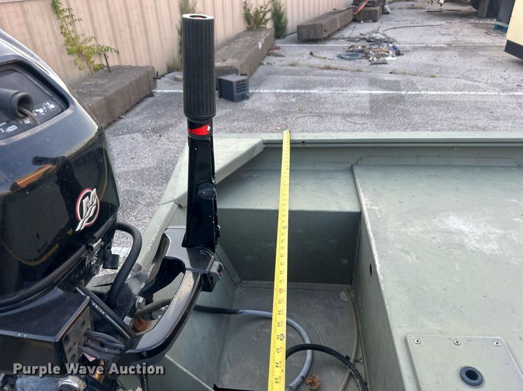 image for item EG0563 2011 Tracker boat