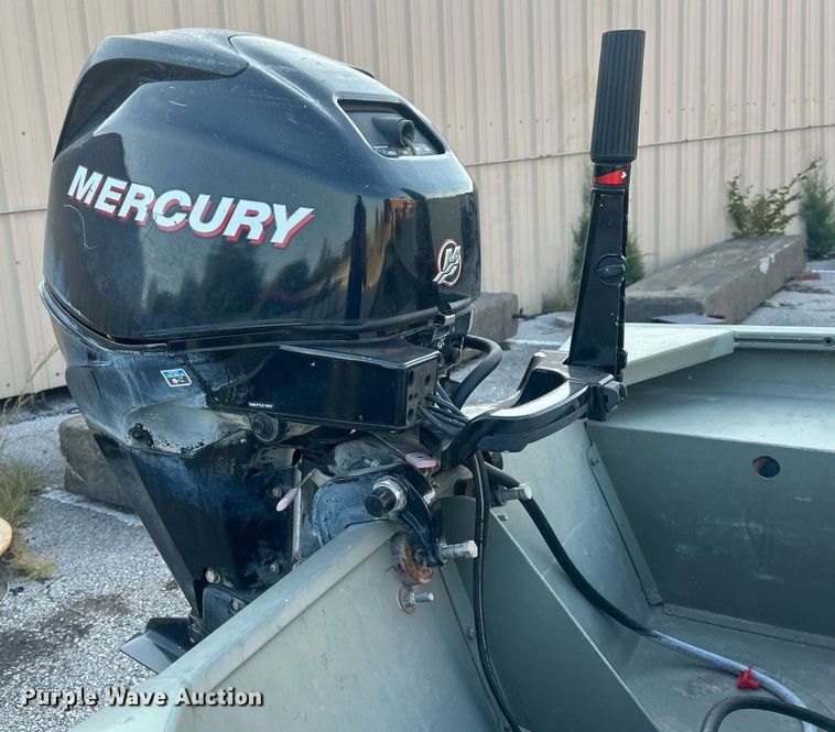 image for item EG0563 2011 Tracker boat