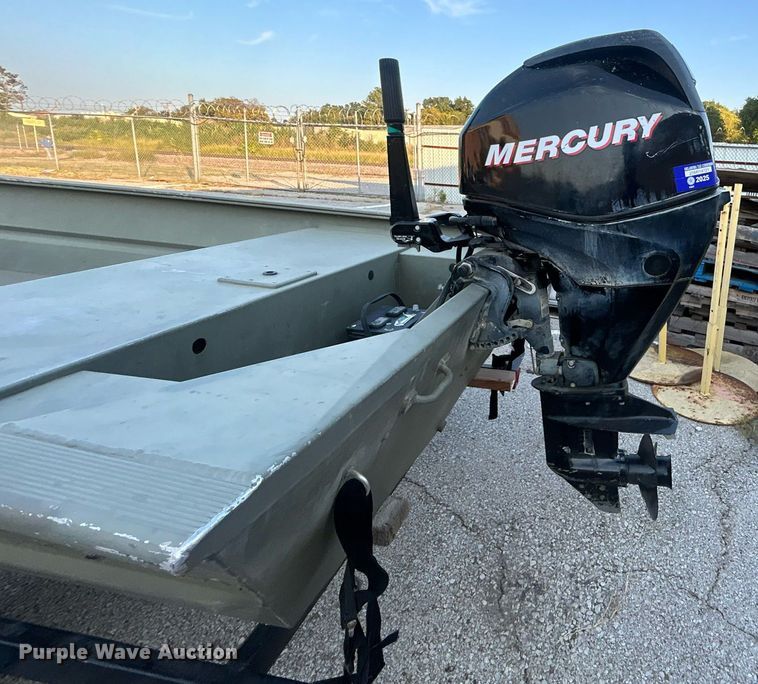 image for item EG0563 2011 Tracker boat