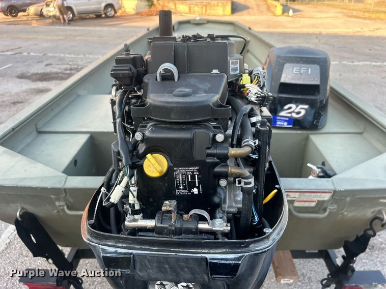 image for item EG0563 2011 Tracker boat