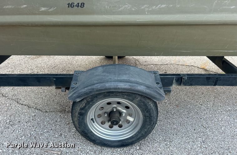 image for item EG0563 2011 Tracker boat