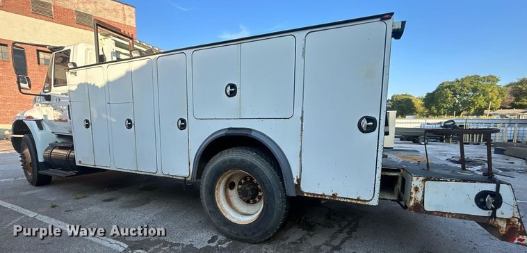 image for item EG0564 2009 International 4400 utility / service truck