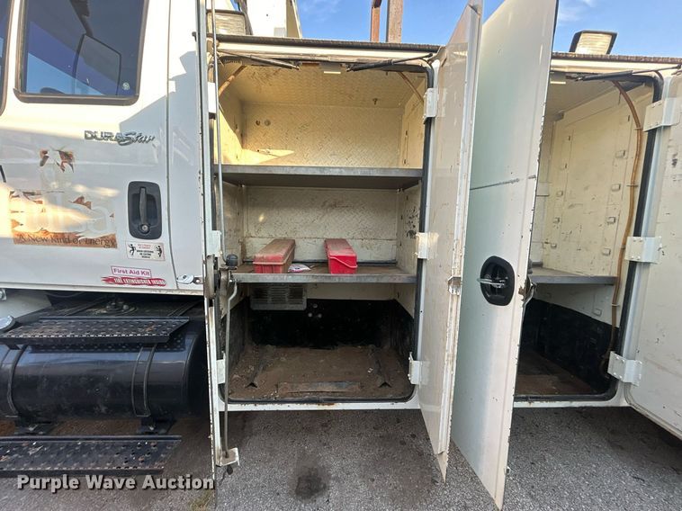 image for item EG0564 2009 International 4400 utility / service truck