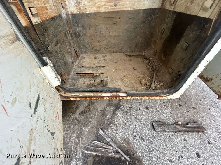 image for item EG0564 2009 International 4400 utility / service truck