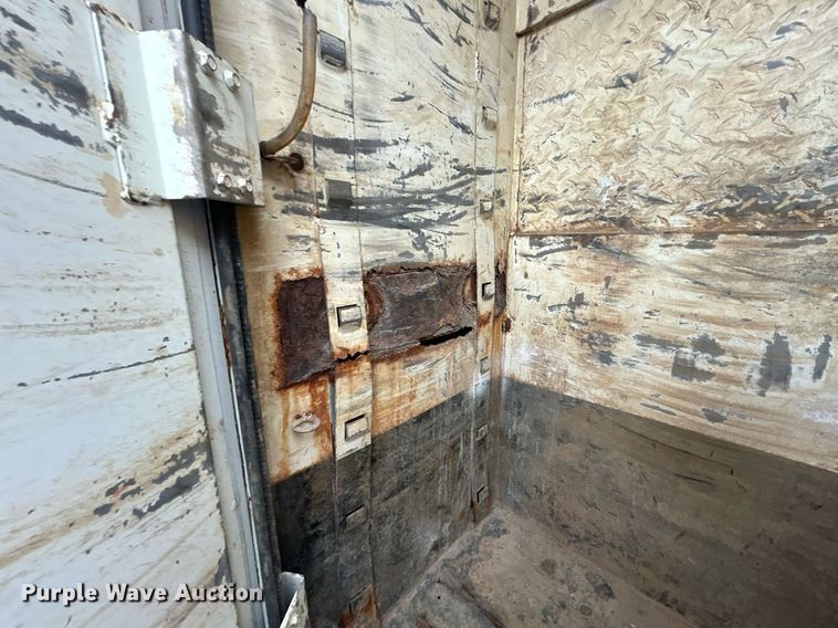 image for item EG0564 2009 International 4400 utility / service truck