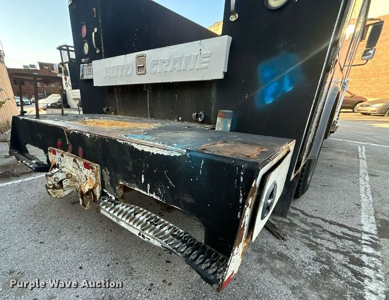 image for item EG0564 2009 International 4400 utility / service truck