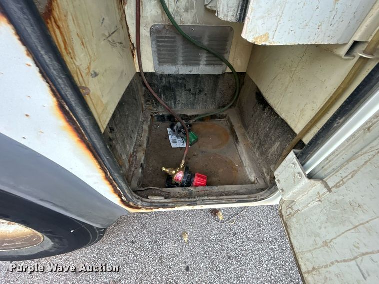 image for item EG0564 2009 International 4400 utility / service truck