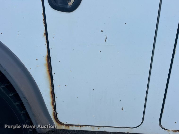 image for item EG0564 2009 International 4400 utility / service truck