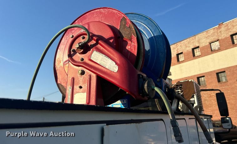 image for item EG0564 2009 International 4400 utility / service truck