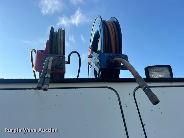 image for item EG0564 2009 International 4400 utility / service truck