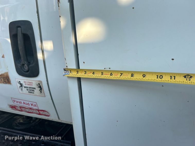 image for item EG0564 2009 International 4400 utility / service truck