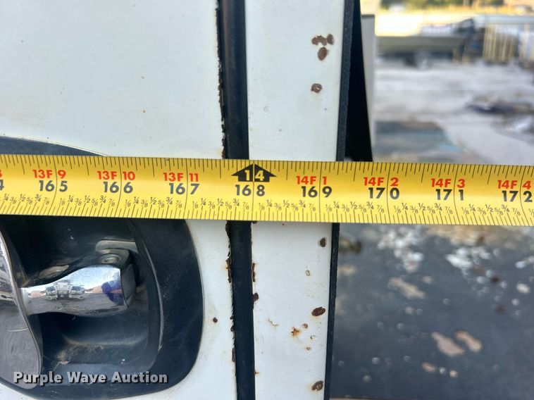 image for item EG0564 2009 International 4400 utility / service truck