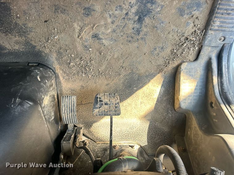 image for item EG0564 2009 International 4400 utility / service truck