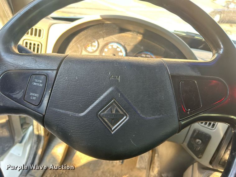 image for item EG0564 2009 International 4400 utility / service truck