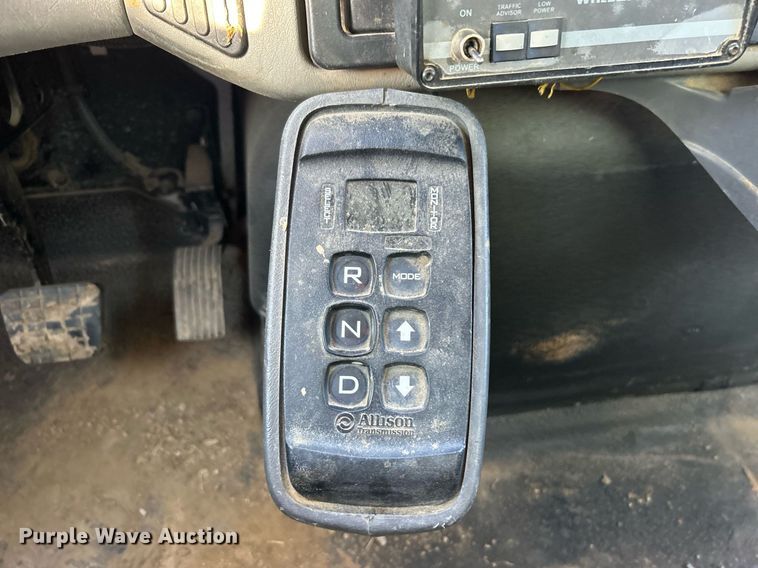 image for item EG0564 2009 International 4400 utility / service truck