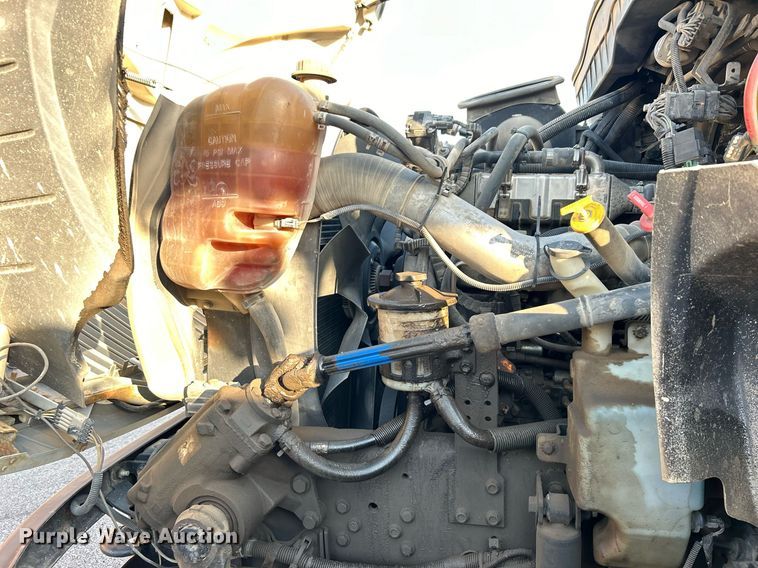 image for item EG0564 2009 International 4400 utility / service truck