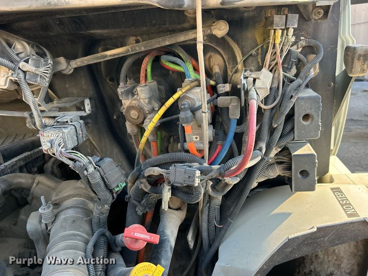 image for item EG0564 2009 International 4400 utility / service truck