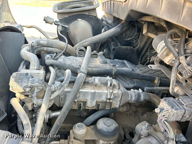 image for item EG0564 2009 International 4400 utility / service truck