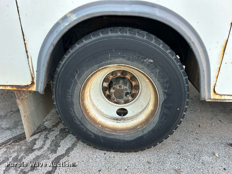 image for item EG0564 2009 International 4400 utility / service truck