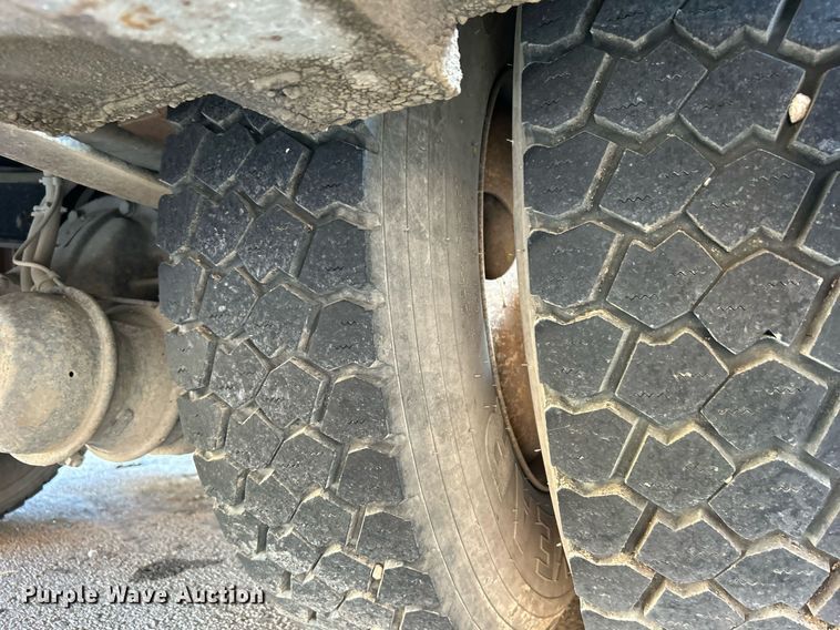 image for item EG0564 2009 International 4400 utility / service truck