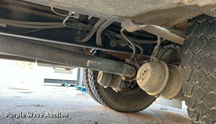 image for item EG0564 2009 International 4400 utility / service truck