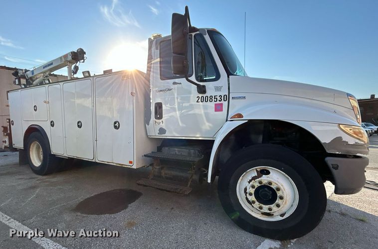 image for item EG0565 2008 International 4400 utility / service truck